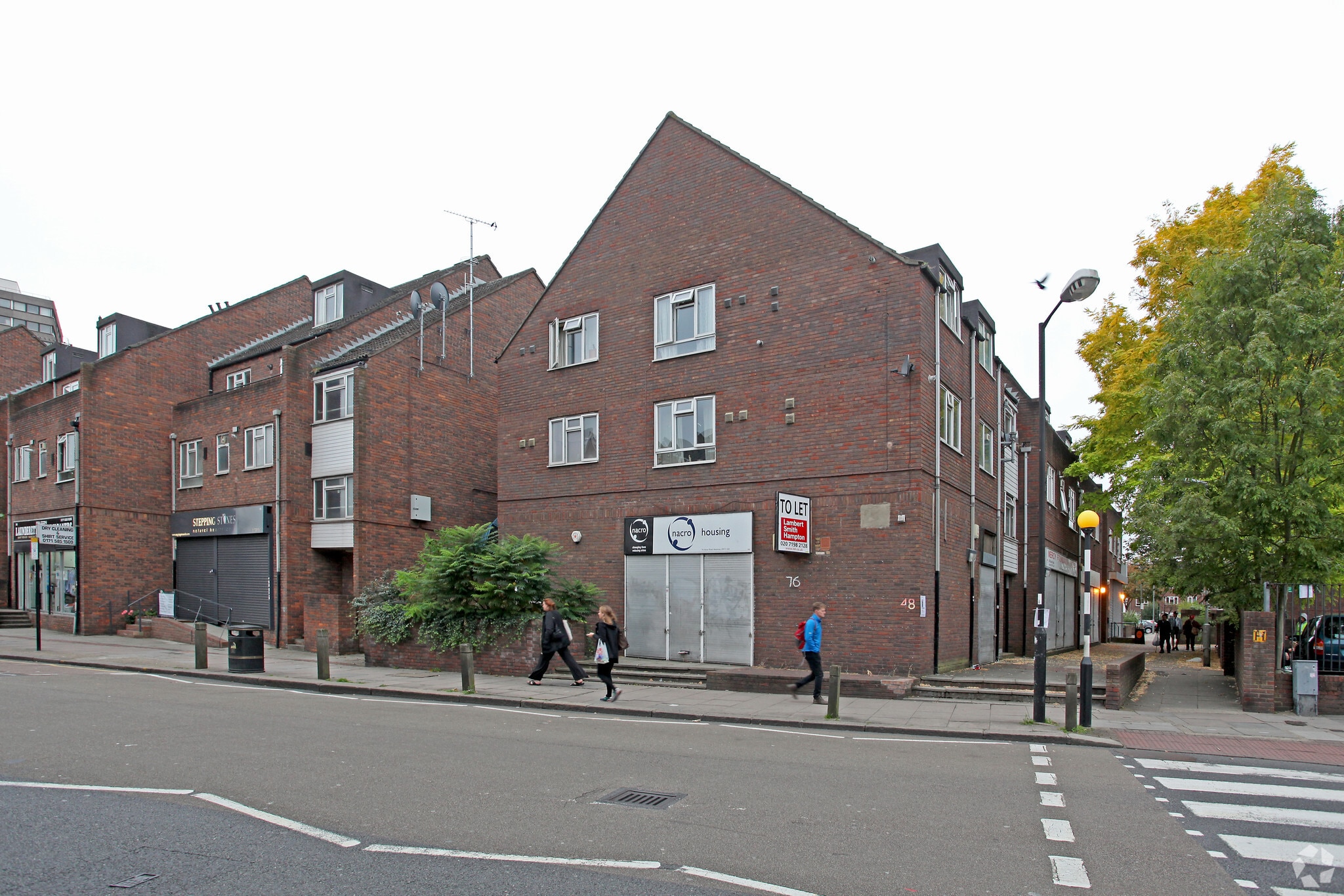64 Falcon Rd, London to rent Primary Photo- Image 1 of 13