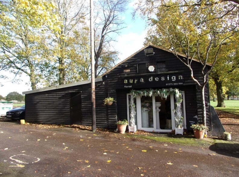 Prince Charles Ave, Grays for sale - Primary Photo - Image 1 of 1