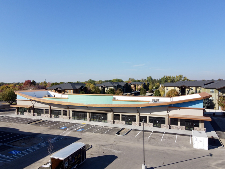 10100 Overland rd, Boise, ID for rent - Building Photo - Image 3 of 7