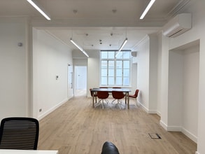 15 Devonshire Sq, London to rent Interior Photo- Image 2 of 3