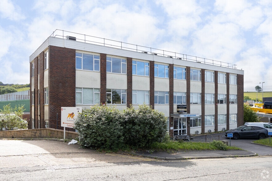 Crowhurst Rd, Brighton to rent - Building Photo - Image 3 of 3