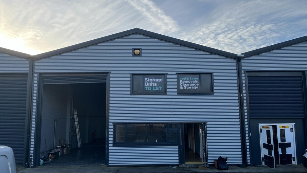 31-37 Timothys Bridge Rd, Stratford Upon Avon to rent - Building Photo - Image 2 of 11