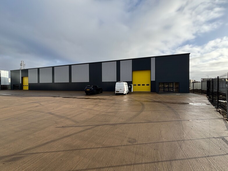 Dunn St, Glasgow to rent - Building Photo - Image 2 of 7