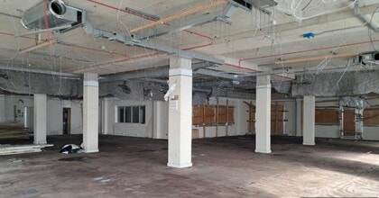 2 Randalls Way, Leatherhead for sale Interior Photo- Image 1 of 5