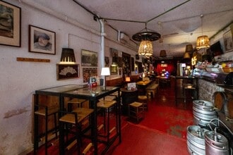 Retail in Arenys de Mar, Barcelona to rent Interior Photo- Image 2 of 13