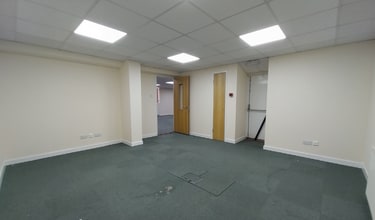 16 Kirkgate, Batley to rent Interior Photo- Image 2 of 4