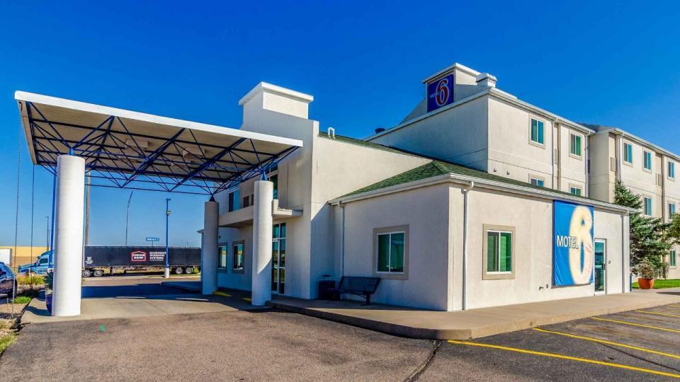 3040 Silverburg Dr, Sidney, NE for sale Primary Photo- Image 1 of 1