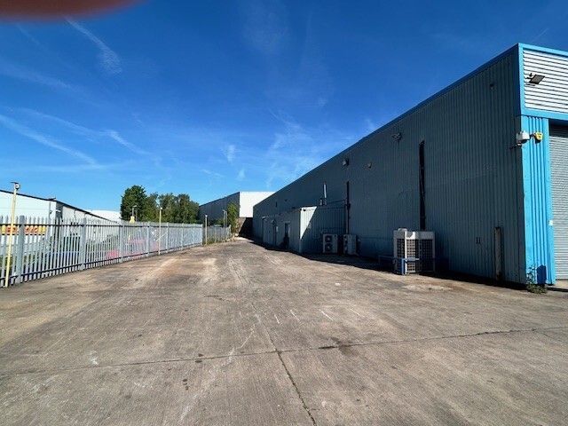 1 First Ave, Sutton Coldfield to rent - Building Photo - Image 3 of 4