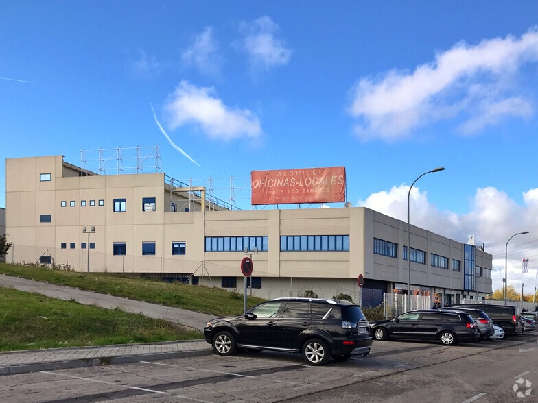 Avenida Carlos Sainz, 7, Leganés, Madrid to rent - Building Photo - Image 3 of 4