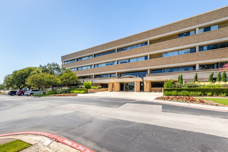 101 W Louis Henna Blvd, Austin, TX for rent - Building Photo - Image 2 of 12