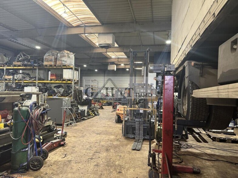 Industrial in Mitry-Mory for sale - Interior Photo - Image 3 of 8