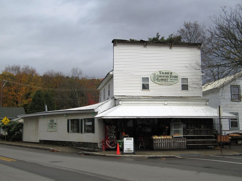 706-708 W Walnut St, Titusville, PA for sale - Building Photo - Image 1 of 1