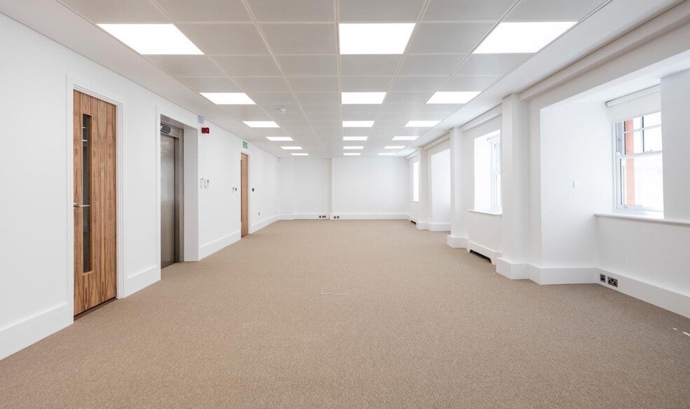 4 Old Park Ln, London to rent - Interior Photo - Image 2 of 6