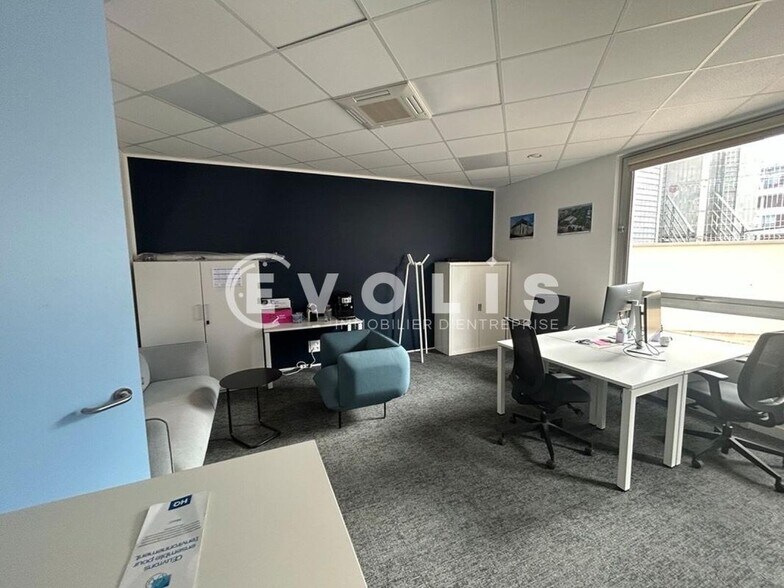 Office in Noisy Le Grand to rent - Interior Photo - Image 3 of 4