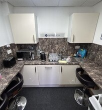 16 College Ave, Harrow to rent Interior Photo- Image 1 of 2