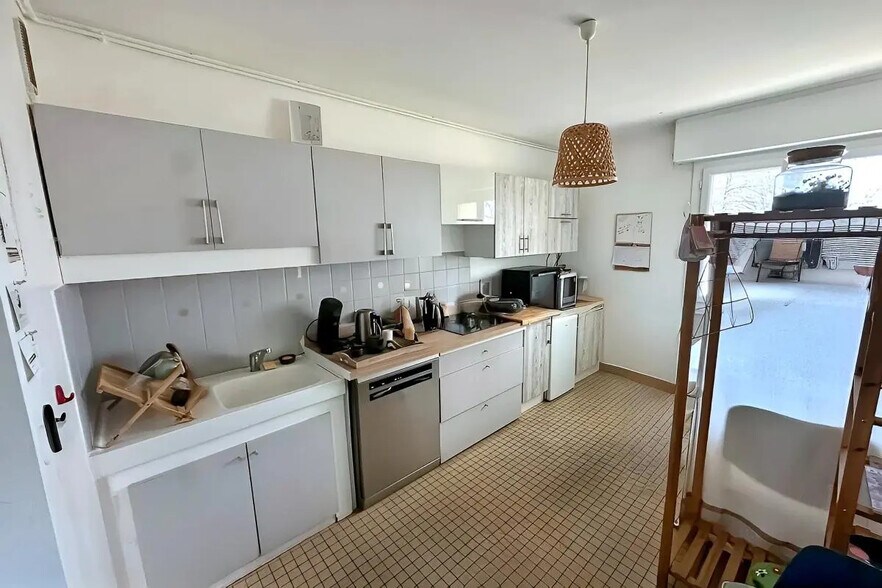 Light Industrial in Annecy for sale - Building Photo - Image 2 of 5