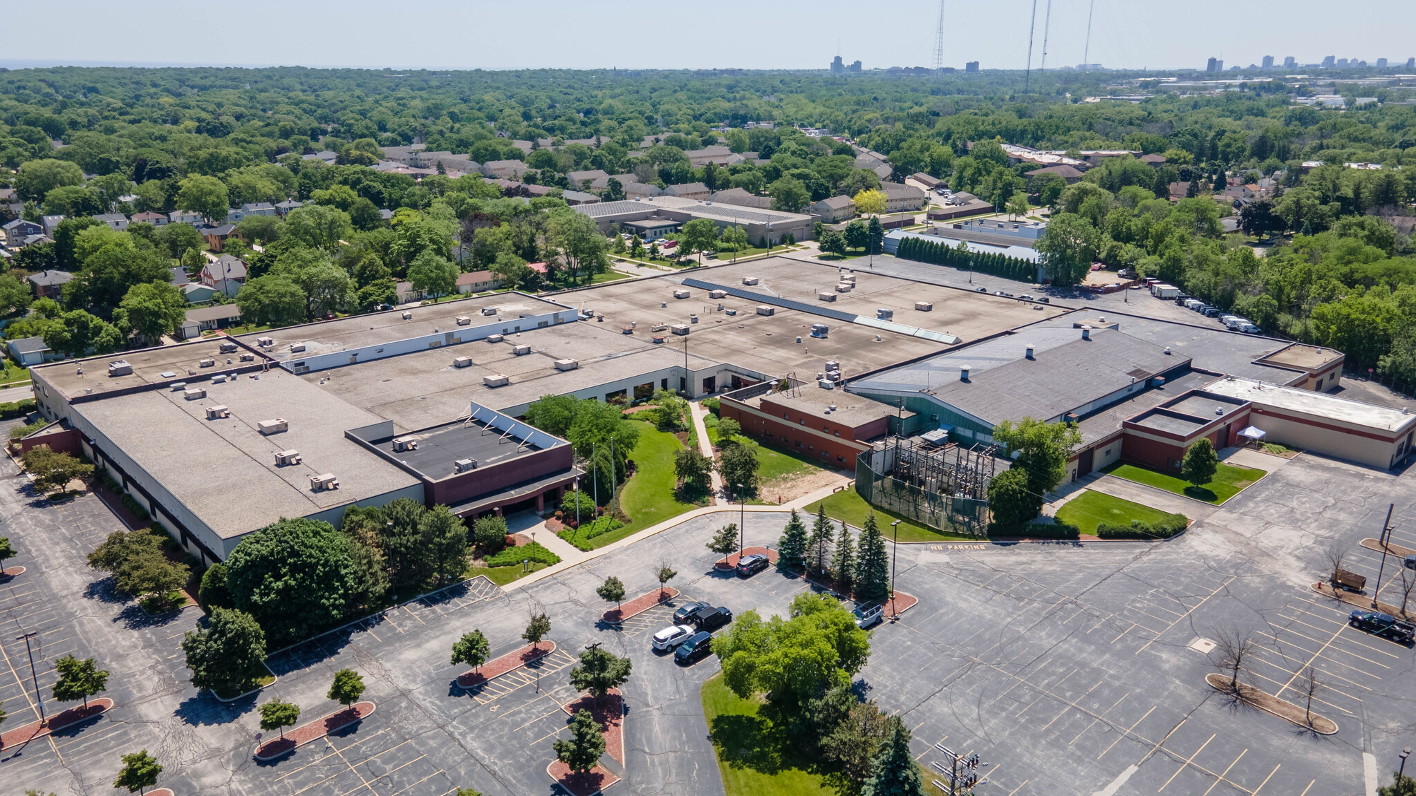 5055 N Lydell Ave, Glendale, WI for rent Building Photo- Image 1 of 15