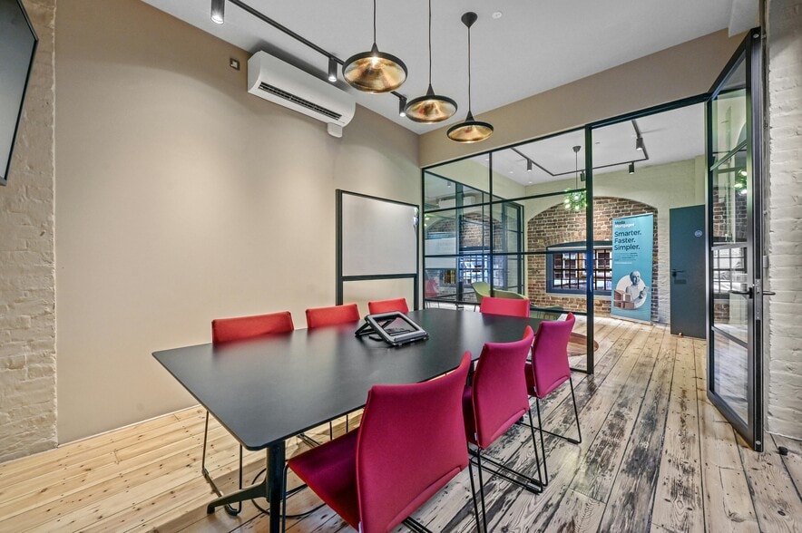 81A Endell St, London to rent - Interior Photo - Image 3 of 36