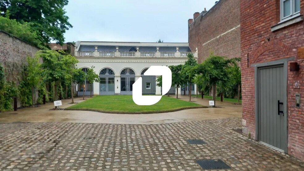 Office in Lille to rent - Building Photo - Image 1 of 9