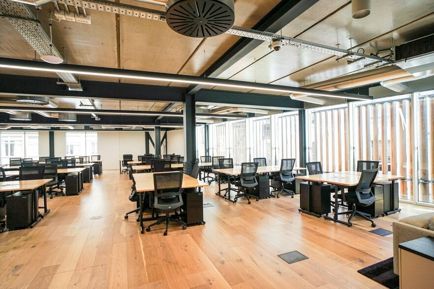 8-14 Meard St, London to rent - Interior Photo - Image 3 of 18