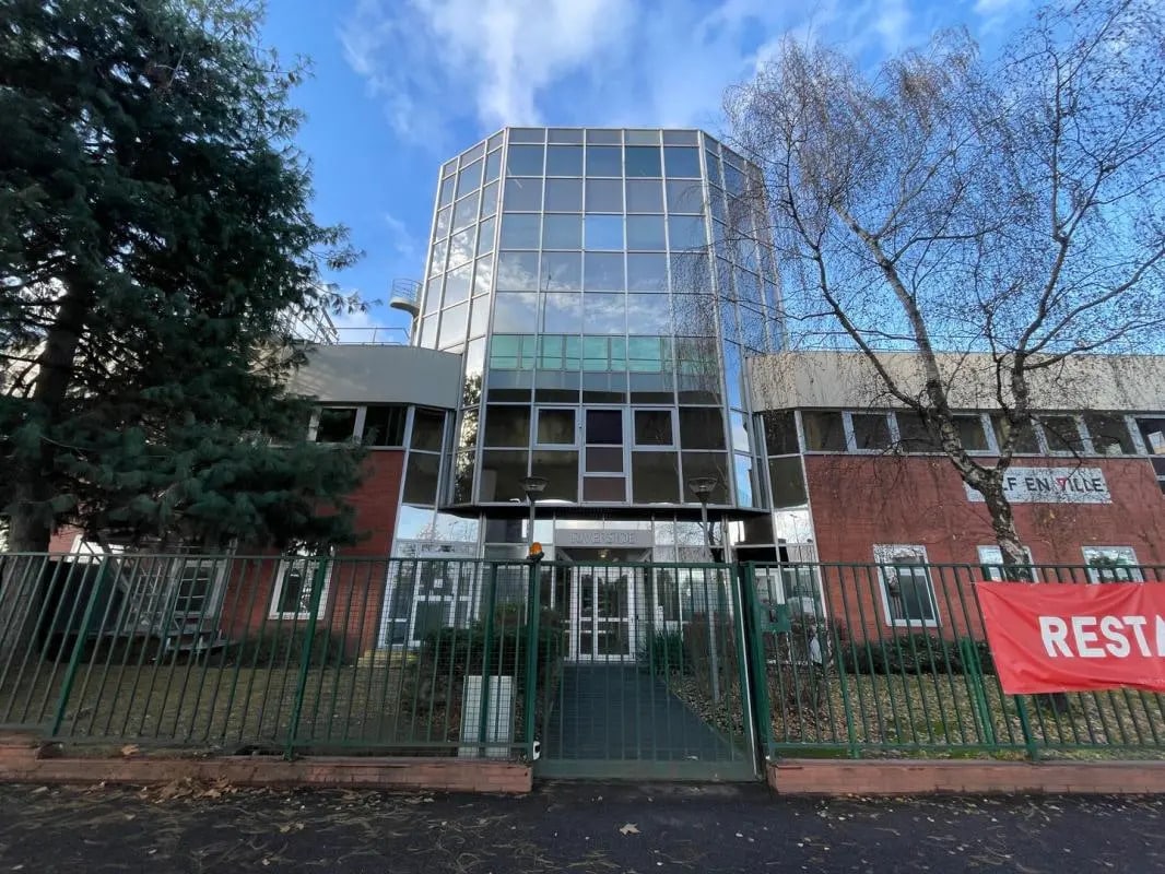 Light Industrial in Saint-Cloud to rent Building Photo- Image 1 of 5