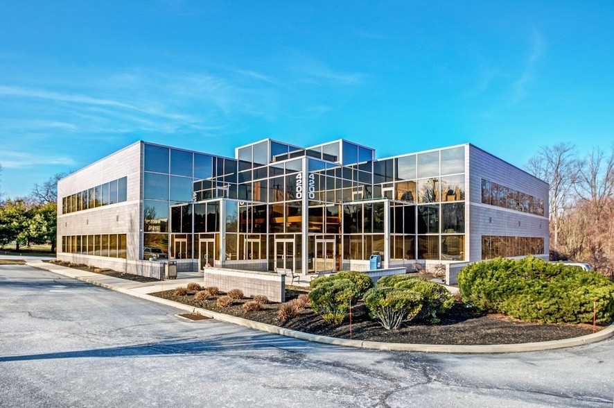 4200 Crums Mill Rd, Harrisburg, PA for sale - Building Photo - Image 1 of 1