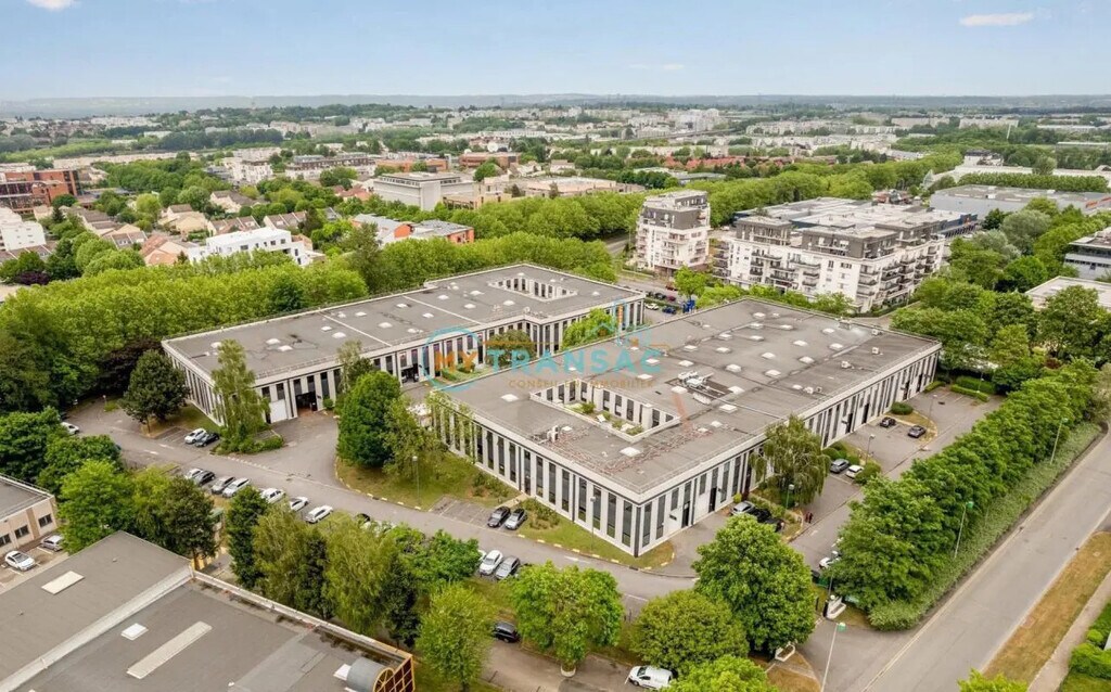 Location Entrepôt 238 m² - Photo 1