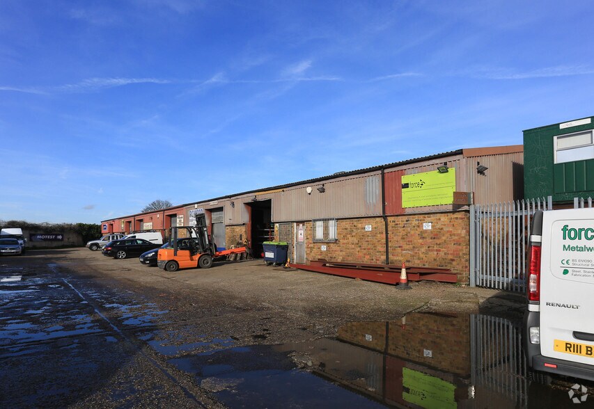 15 Upper Brents, Faversham for sale - Primary Photo - Image 1 of 1