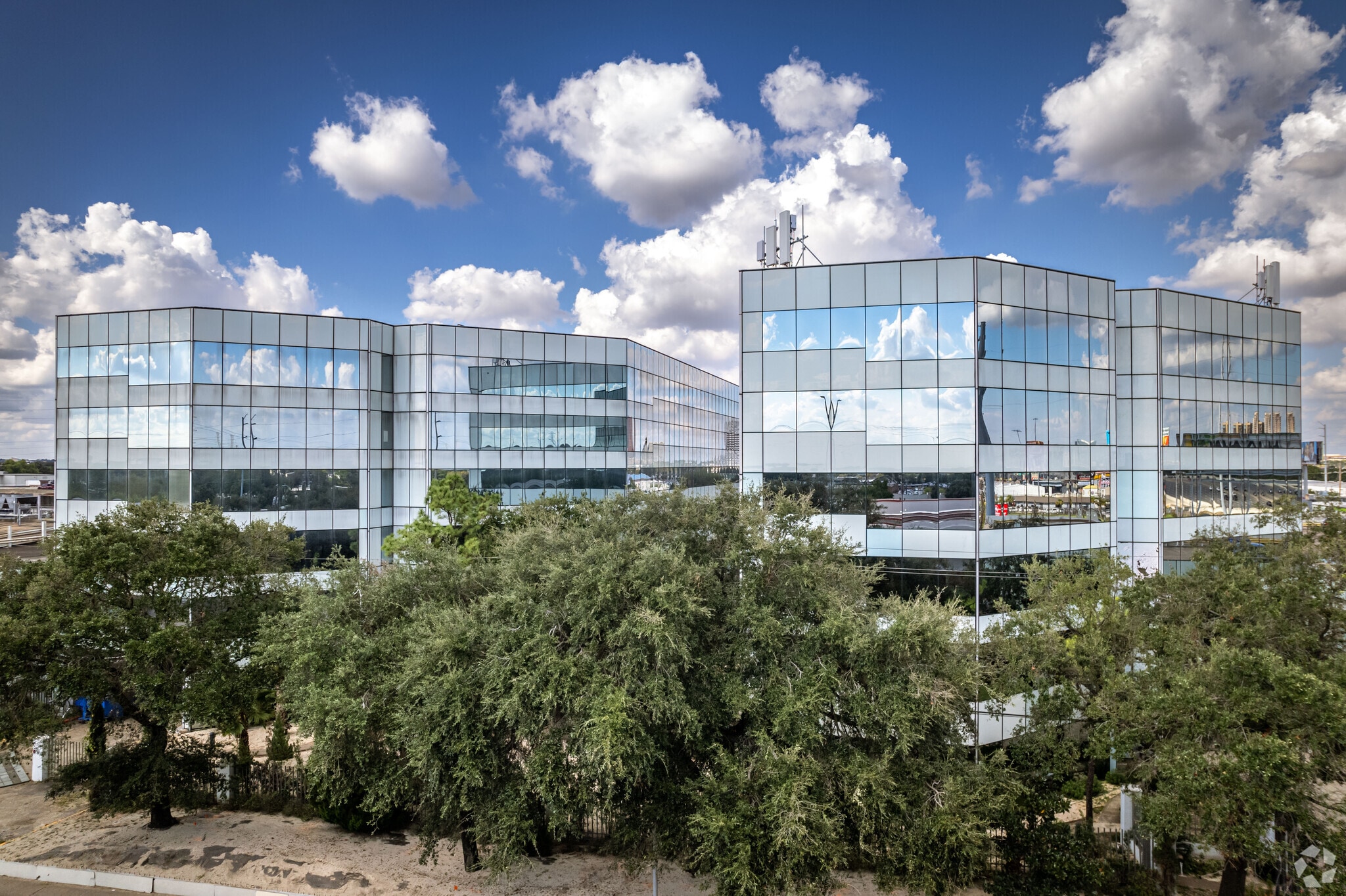 5821 Southwest Fwy, Houston, TX to rent Building Photo- Image 1 of 11