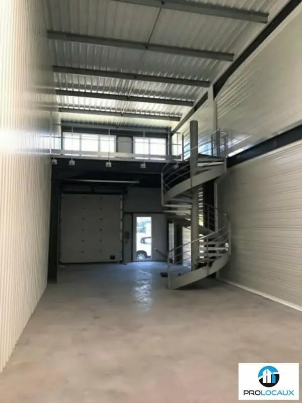 Vente Local d'activités 141 m² - Photo 1