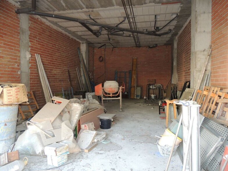 Retail in Molina de Segura to rent - Interior Photo - Image 2 of 3