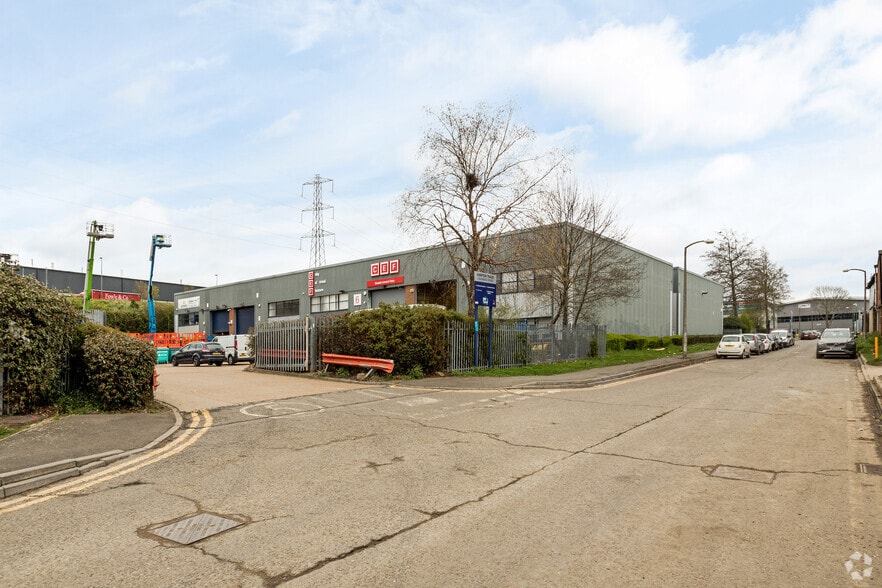 Minden Rd, Sutton to rent - Building Photo - Image 2 of 4