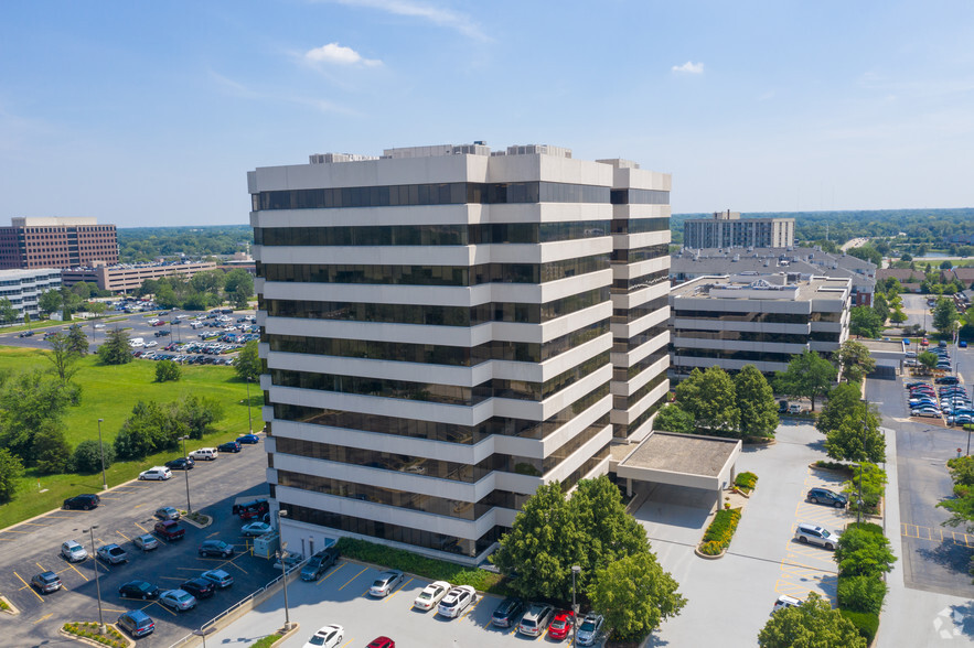 1815 S Meyers Rd, Oakbrook Terrace, IL for rent - Building Photo - Image 3 of 12