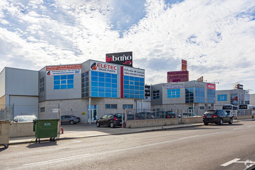 Avenida de Córdoba, 13, Valdemoro, Madrid to rent - Building Photo - Image 2 of 4