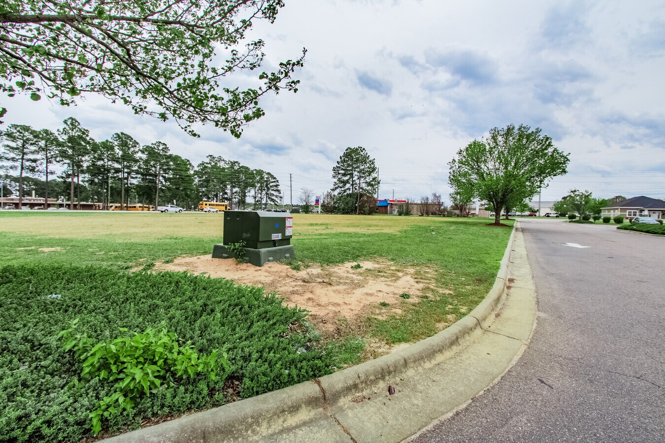 02 Road And Bonanza Dr, Fayetteville 28303 UK