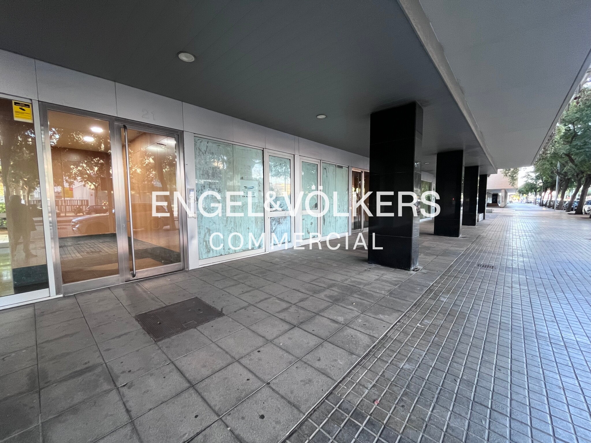 Retail in Sant Adrià de Besòs, Barcelona to rent Interior Photo- Image 1 of 6