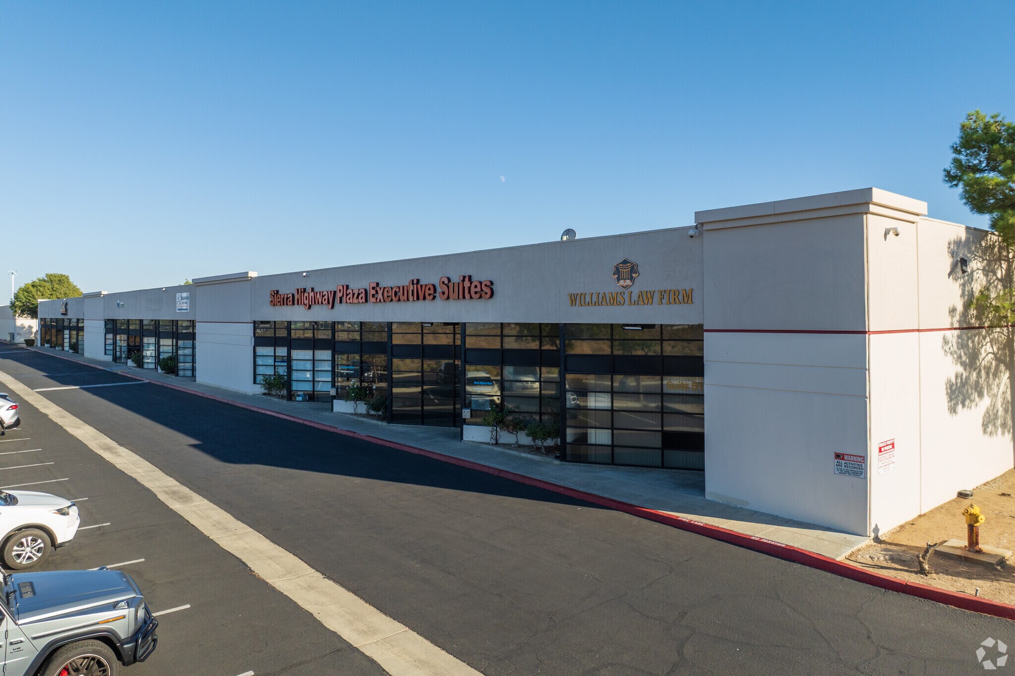 190 Sierra Ct, Palmdale, CA for sale Primary Photo- Image 1 of 1