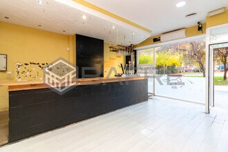 Retail in Madrid, Madrid to rent Interior Photo- Image 2 of 6