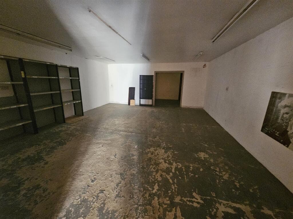 151 Ash Rd, Aldershot to rent Interior Photo- Image 1 of 6