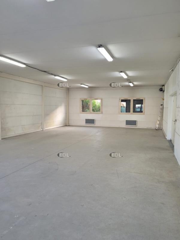 Light Industrial in Massy to rent Interior Photo- Image 1 of 4