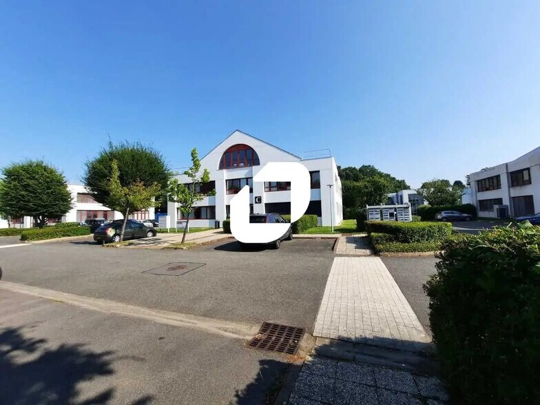 1 Rue De Terre Neuve, Les Ulis to rent - Primary Photo - Image 1 of 31