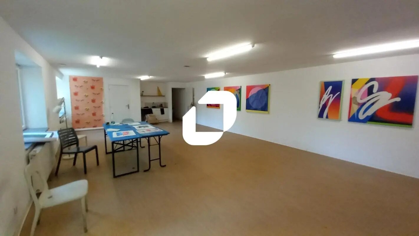 Office in Roubaix to rent Building Photo- Image 1 of 7