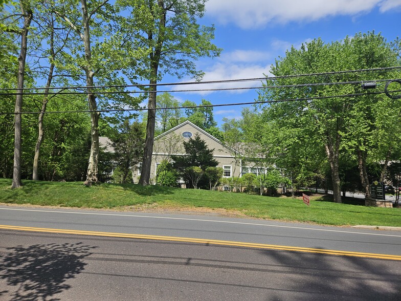 34 Franklin Corner Rd, Lawrence Township, NJ for rent - Building Photo - Image 2 of 6