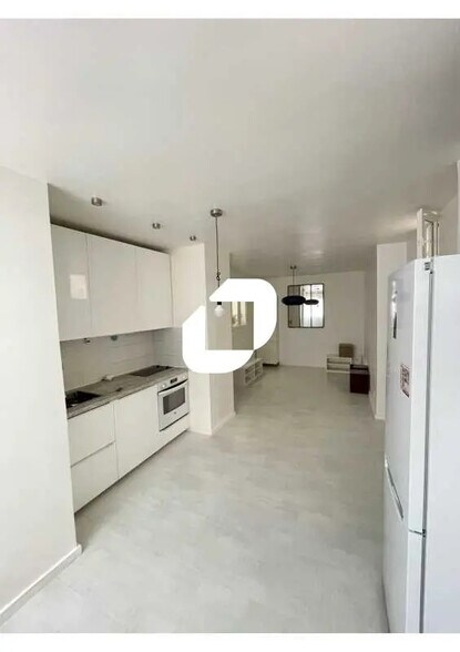 Office in Clamart to rent - Interior Photo - Image 1 of 5