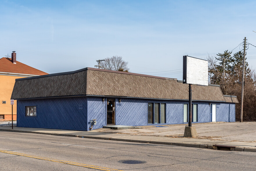 136-138 N Broad St, Fairborn, OH for sale - Building Photo - Image 1 of 1