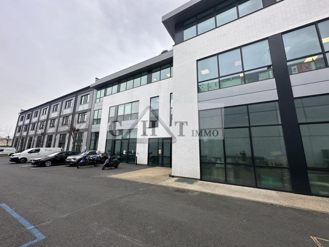 Industrial in Ivry-sur-Seine to rent Building Photo- Image 1 of 9