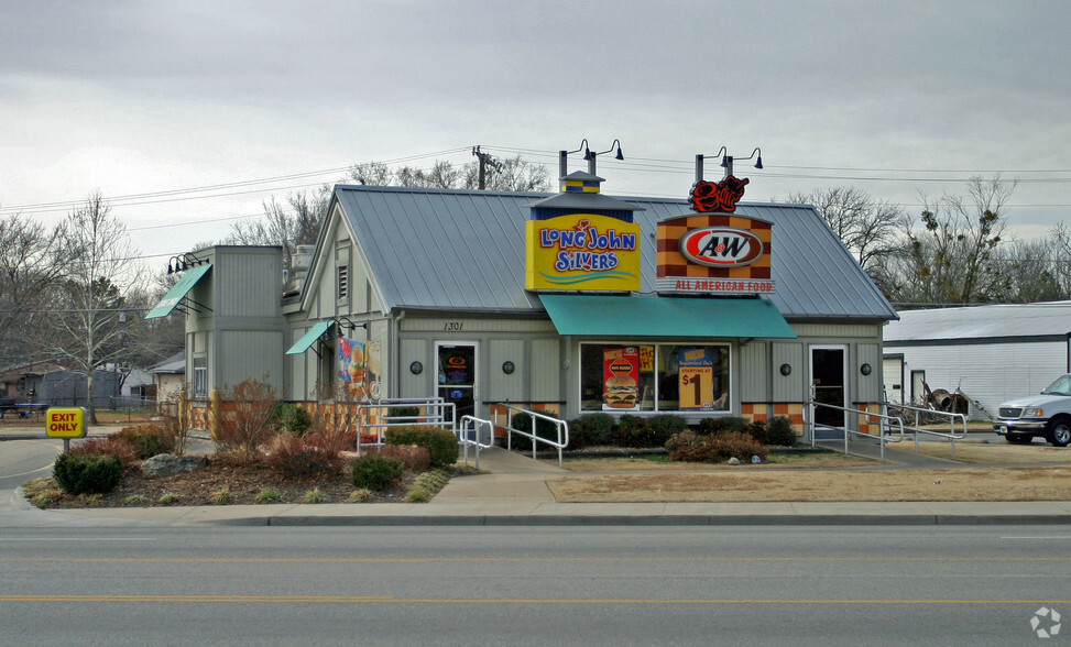 1301 W Will Rogers Blvd, Claremore, OK for sale - Primary Photo - Image 1 of 1