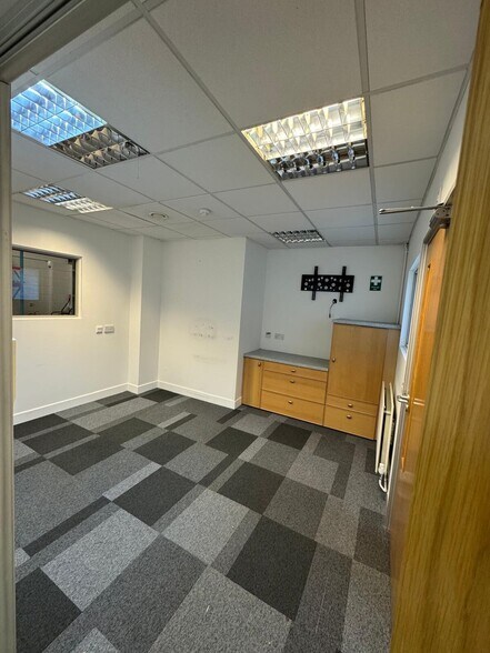 Whittle Way, Stevenage to rent - Building Photo - Image 3 of 37