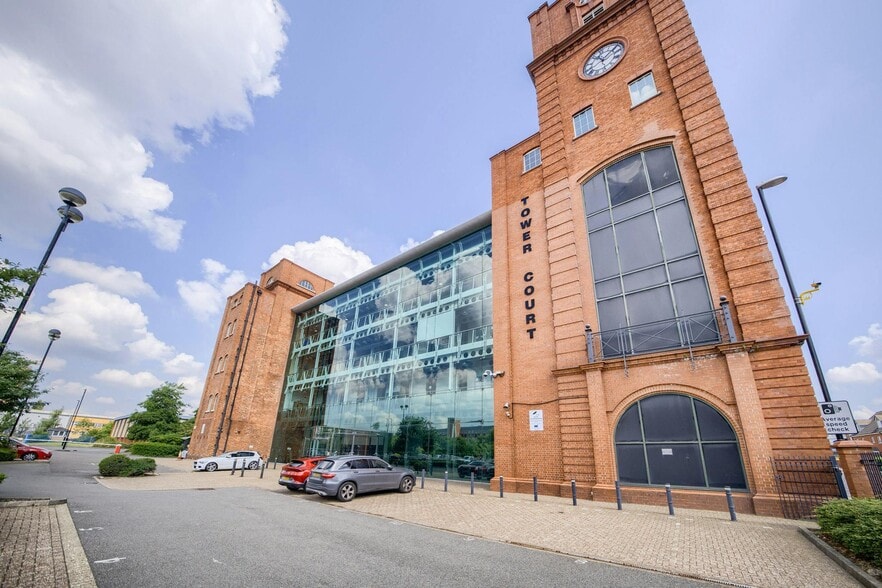 Courtaulds Way, Coventry to rent - Building Photo - Image 2 of 22