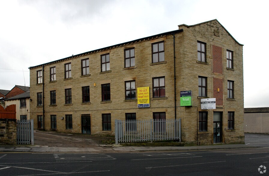 High St, Heckmondwike for sale - Primary Photo - Image 1 of 1